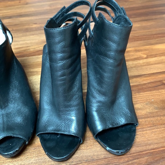 Shoe bundle - Picture 4 of 11